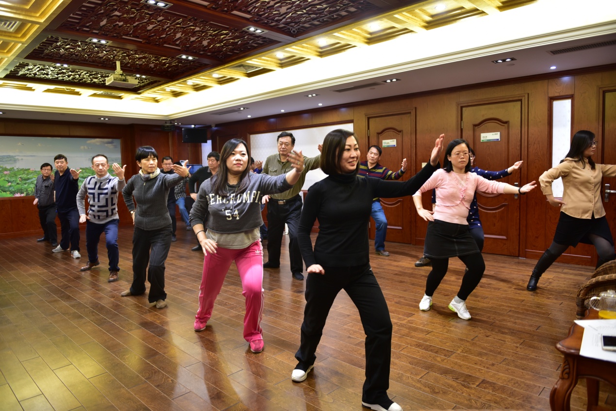 ag贵宾厅环保太极拳培训