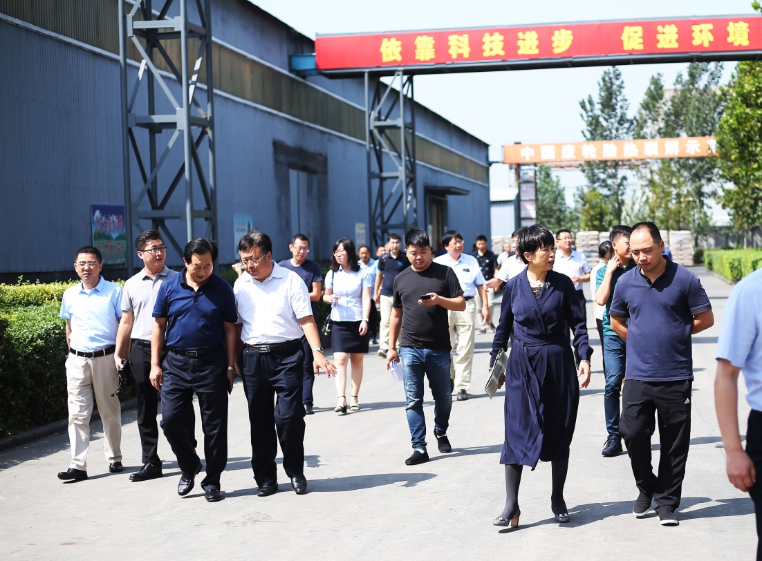 ag贵宾厅环保携手中轮协成功举办“全国废轮胎（橡胶）热裂解技术装备及行业发展专题会议”